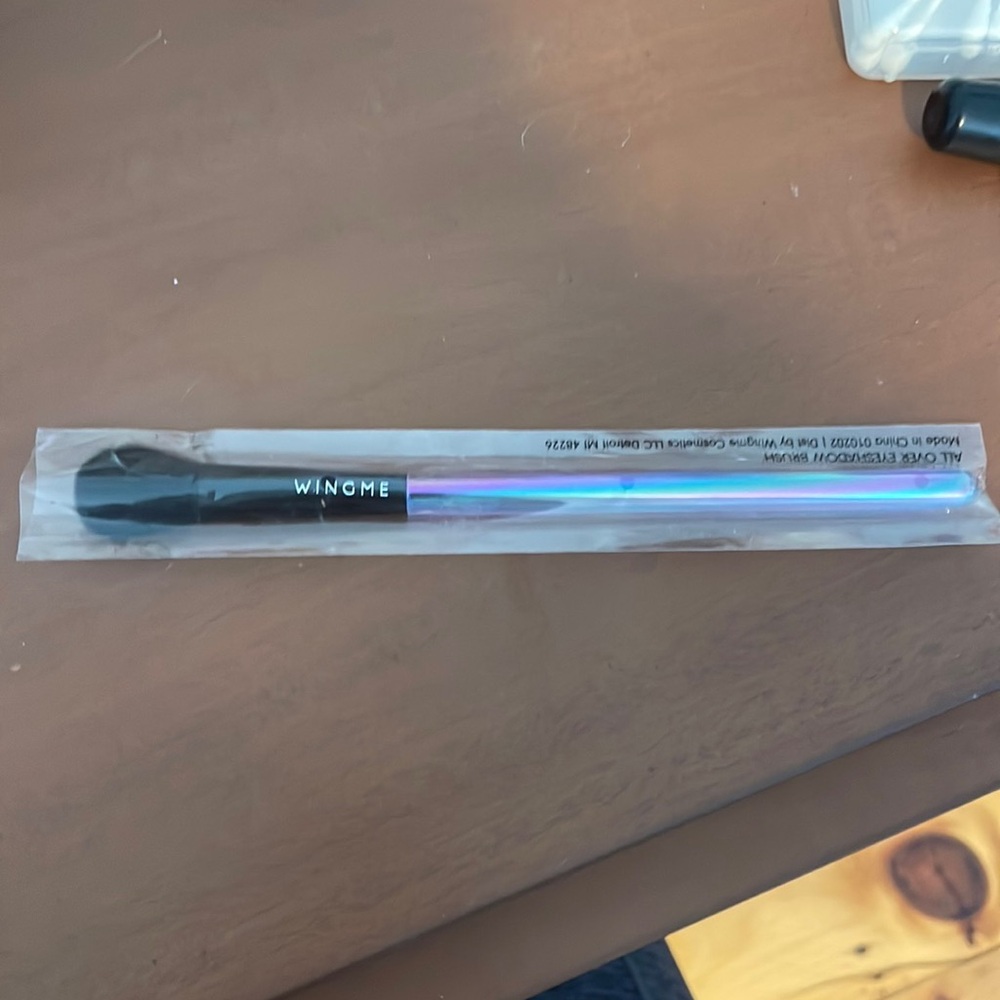 Eyeshadow brush
